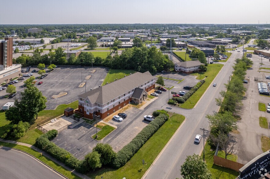 More Photos Of 9801 Bunsen Way, Louisville Hotel For Sale