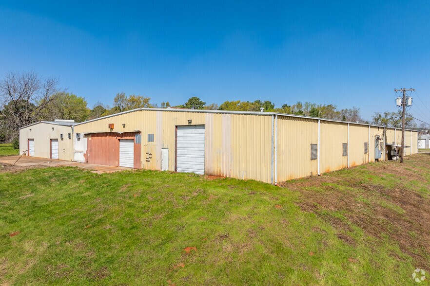 More Photos Of 2324 W Reagan St, Palestine Warehouse For Sale