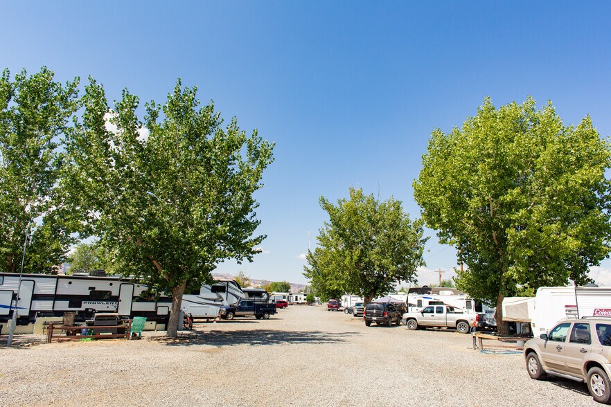 More Photos Of 793 22 Rd, Grand Junction Trailer Camper Park For Sale