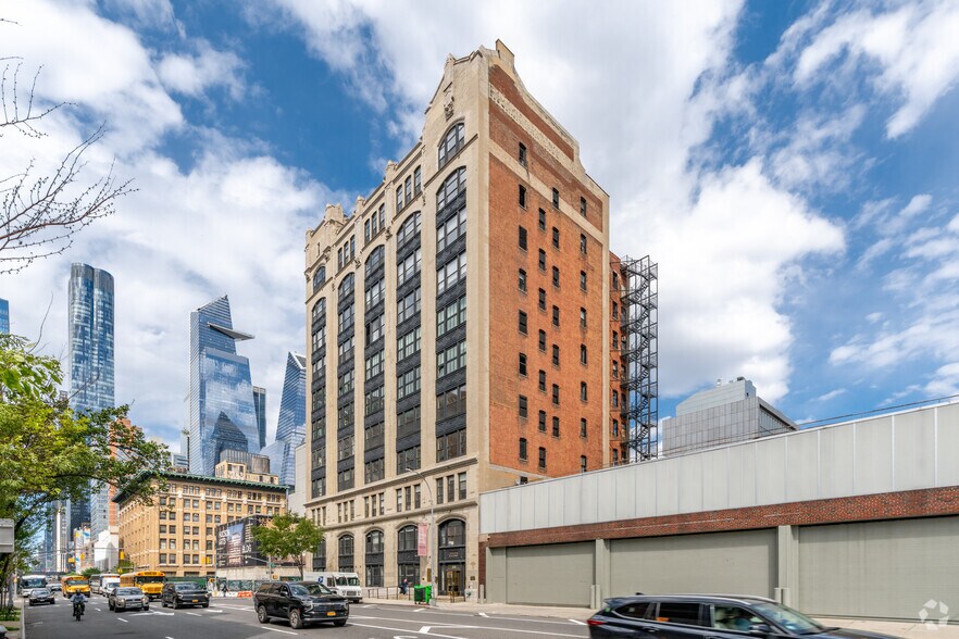 More Photos Of 210 Eleventh Ave, New York Office For Lease