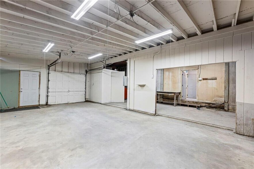More Photos Of 13120 4th St, Grandview Industrial For Sale