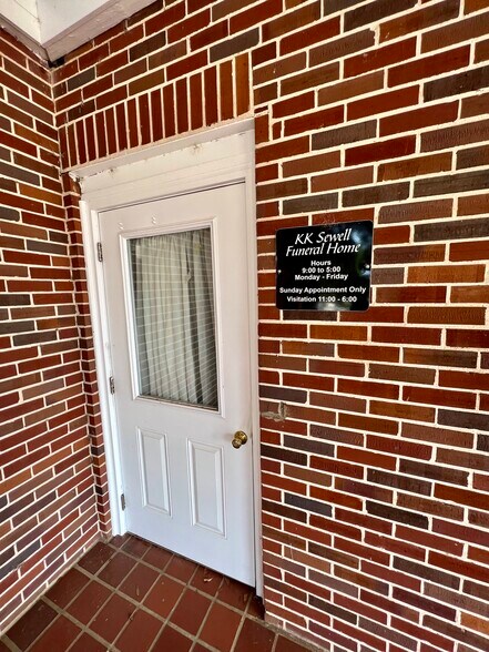 More Photos Of 100 N Fifth St, Manchester Funeral Home For Sale