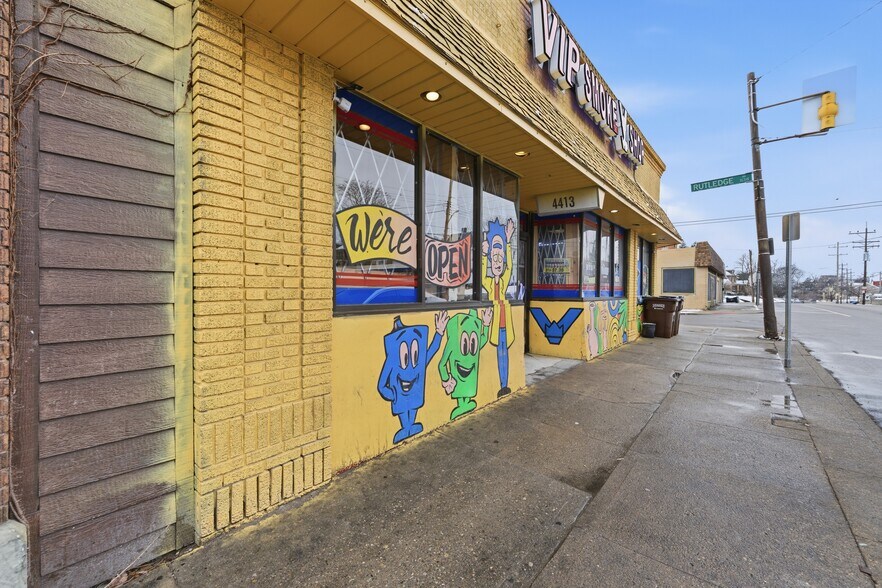 More Photos Of 4413 Glenway Ave, Cincinnati Storefront For Sale