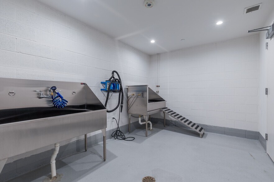 More Photos Of 6400 America Blvd, Hyattsville Apartments For Lease