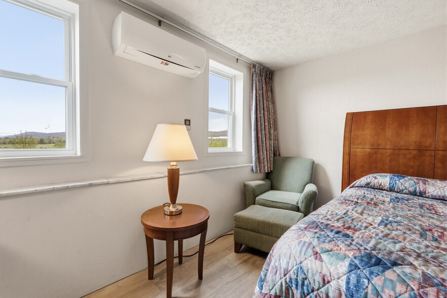 More Photos Of 6920 Motor Inn Dr, Huntingdon Hotel For Sale