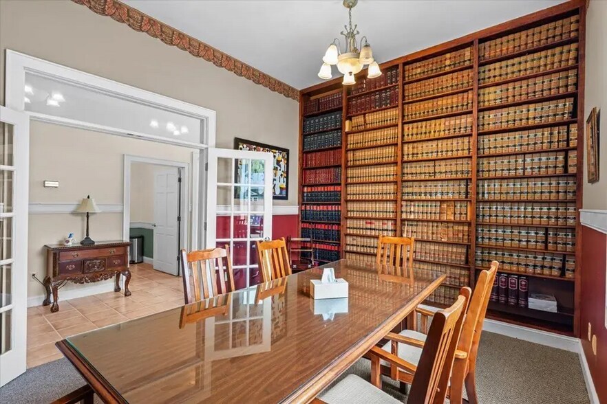 More Photos Of 313 Wolfe St, Cohutta Office For Sale