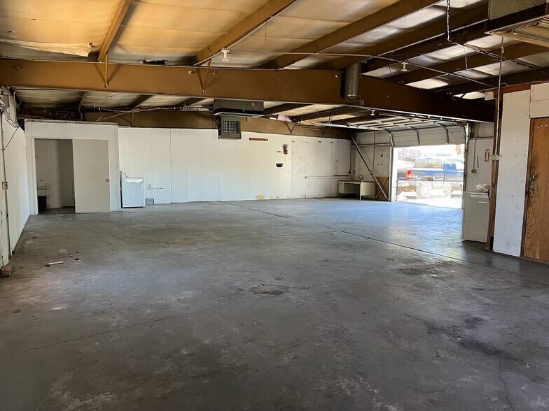 More Photos Of 5694 Mother Lode Dr, Placerville Service For Lease