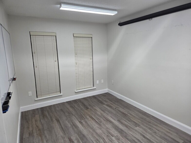 More Photos Of 421 Montgomery Rd, Altamonte Springs Medical For Sale