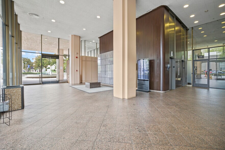 More Photos Of 301 E Colorado Blvd, Pasadena Office For Lease