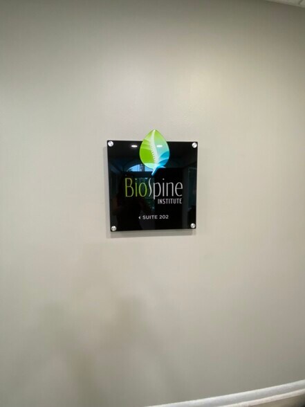 More Photos Of 1105-1129 Saxon Blvd, Orange City Office For Sale