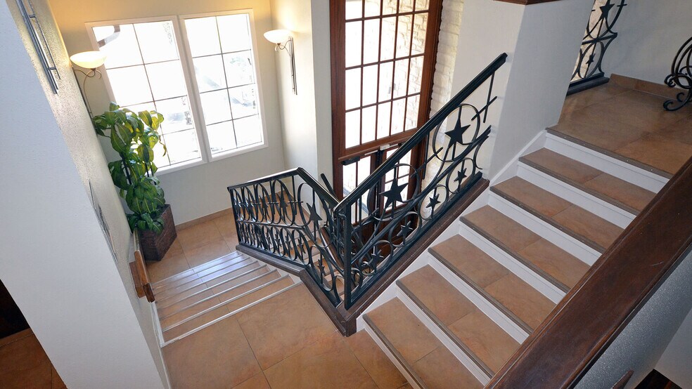 More Photos Of 7035 Bee Caves Rd, Austin Loft Creative Space For Lease