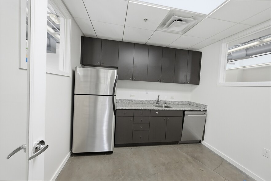 More Photos Of 1348-1358 Fruitville Rd, Sarasota Office Residential For Lease