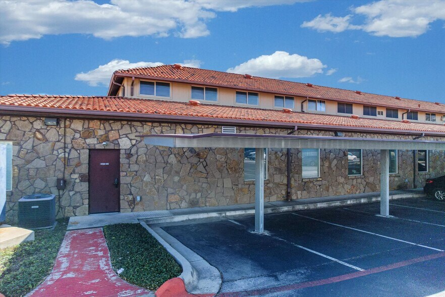 More Photos Of 7700 Cat Hollow Dr, Round Rock Medical For Sale