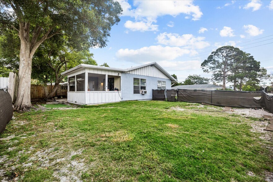 More Photos Of 3248 SE Golden Gate Ave, Stuart Apartments For Sale