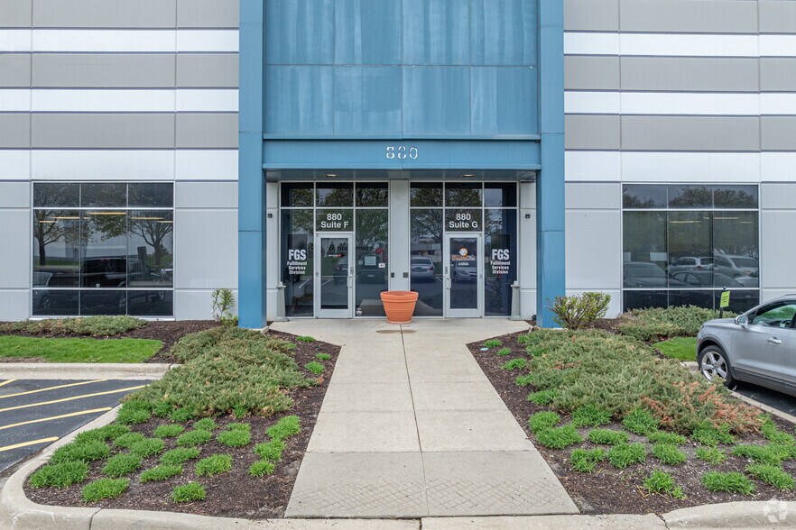 More Photos Of 880 N Enterprise St, Aurora Warehouse For Lease