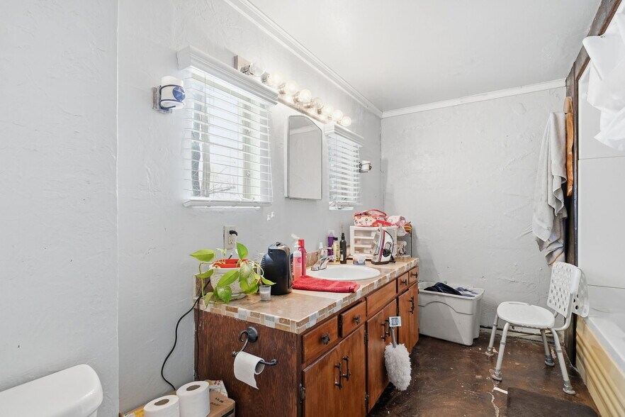 More Photos Of 1901 Cedar Crest Dr, Abilene Multifamily For Sale