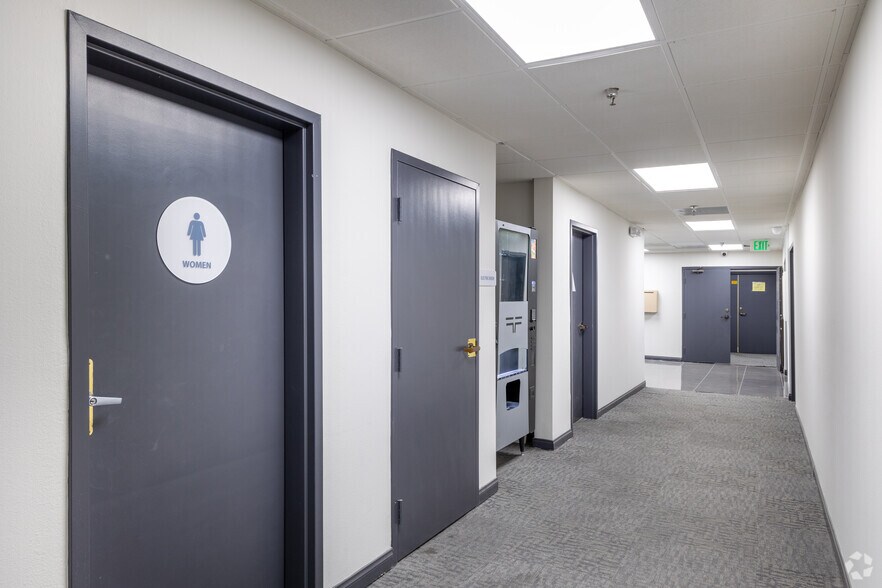 More Photos Of 600 W Broadway, Glendale Office For Lease