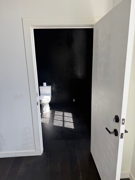 More Photos Of 449 Warren St, Hudson Storefront Retail Office For Lease