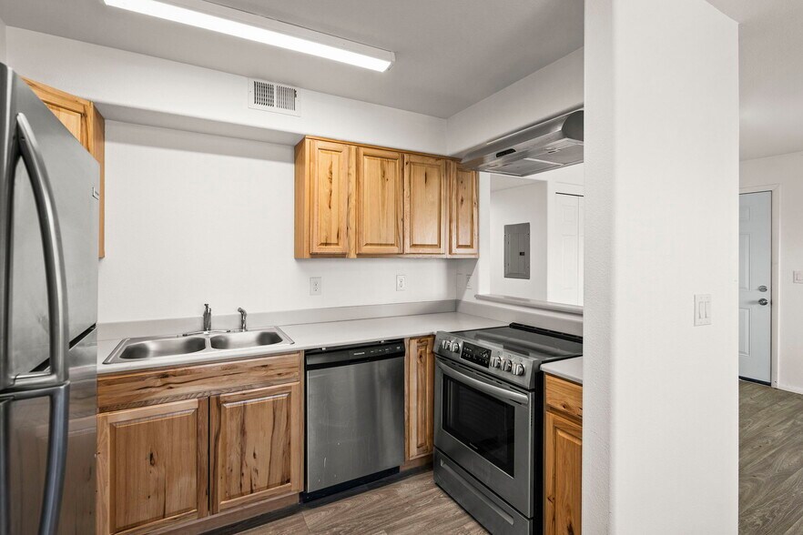 More Photos Of 15 Gentry Way, Reno Apartments For Sale