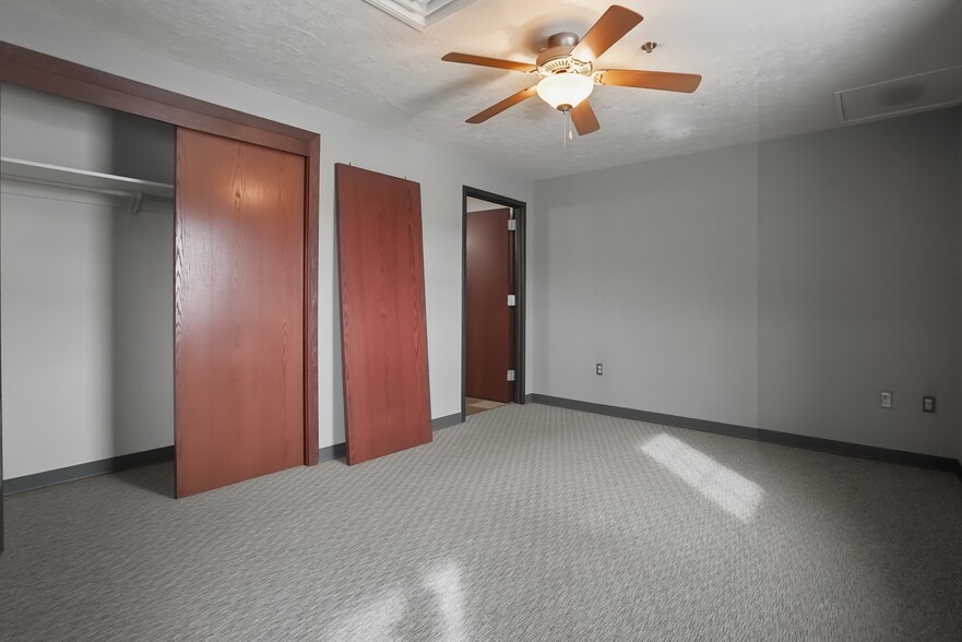 More Photos Of 1151 Industry Rd, Sturgis Manufacturing For Sale