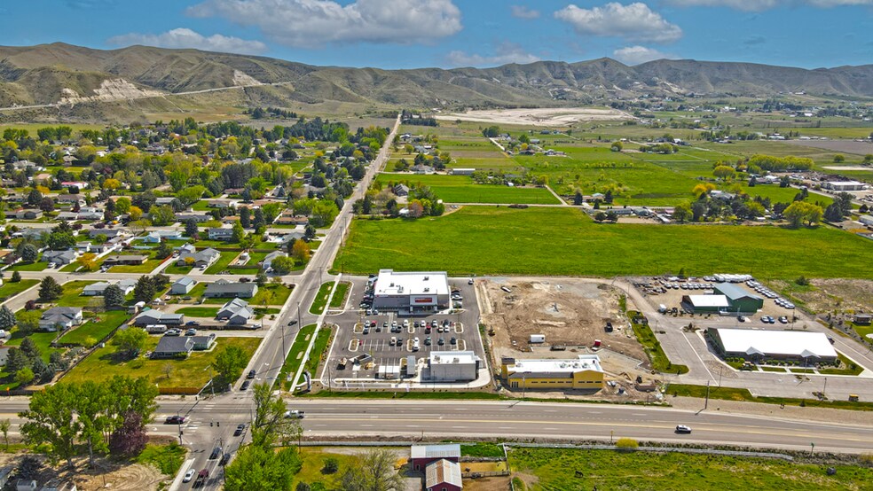 More Photos Of 2175 S Sub Station Rd, Emmett Supermarket For Sale