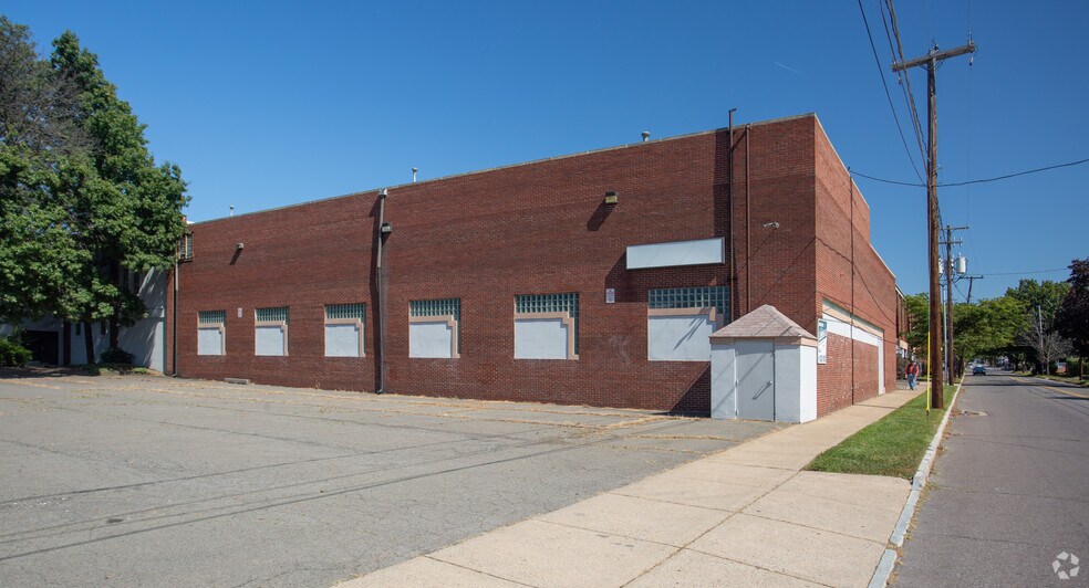 More Photos Of 350-390 N Pennsylvania Ave, Wilkes Barre Warehouse For Sale