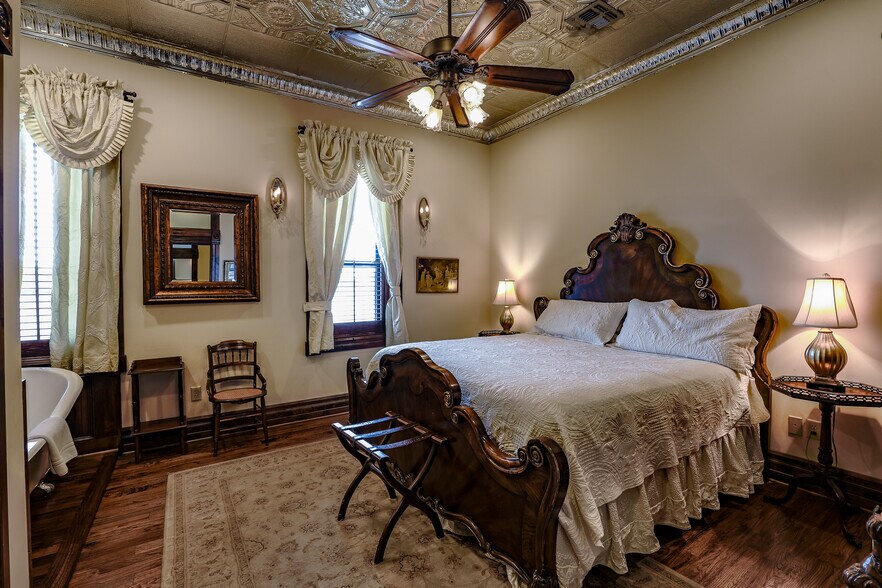 More Photos Of 119 N Main St, Jacksboro Hospitality For Sale