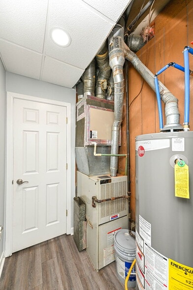 More Photos Of 3455 Shelby St, Indianapolis Office For Sale