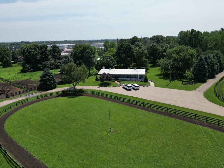 More Photos Of 136 Ferdinand St, Neenah Horse Stables For Sale