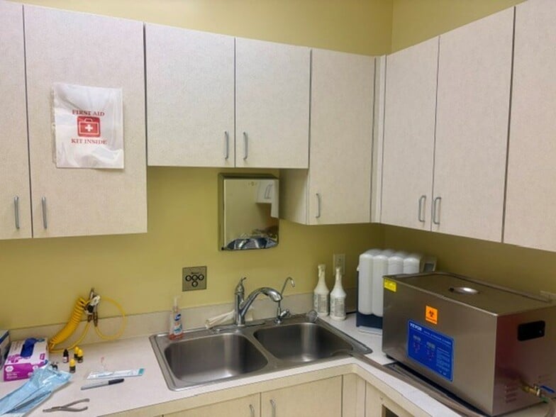 More Photos Of 1285 Wilkesboro Blvd, Lenoir Medical For Sale
