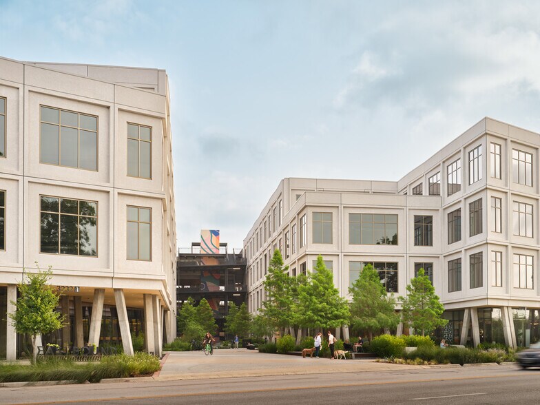 More Photos Of 3232 E Cesar Chavez St, Austin Unknown For Lease