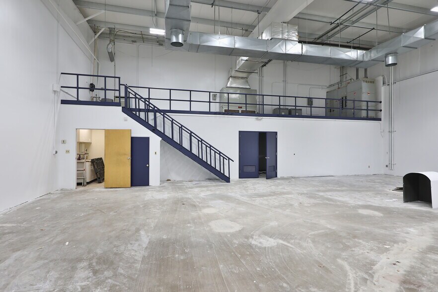 More Photos Of 12 Orben Dr, Landing Showroom For Lease