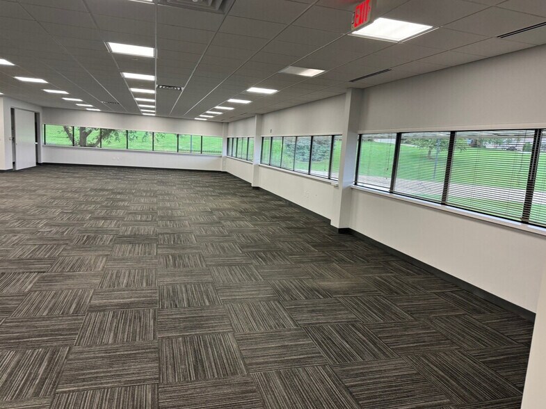 More Photos Of 2985 S Ridge Rd, Green Bay Medical For Lease