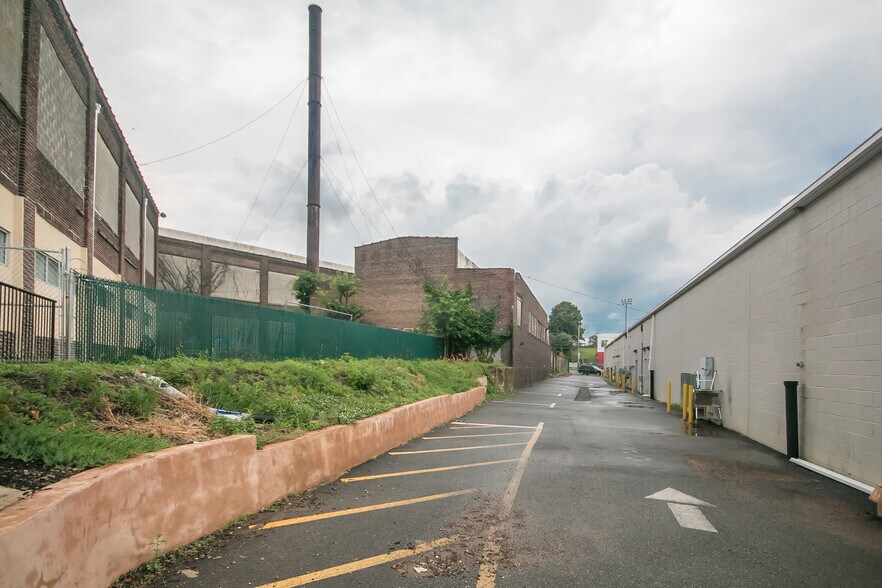 More Photos Of 432 W Allegheny Ave, Philadelphia Warehouse For Sale