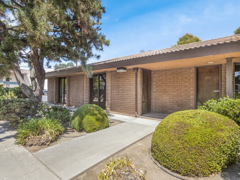 More Photos Of 822 W Center St, Visalia Office For Sale