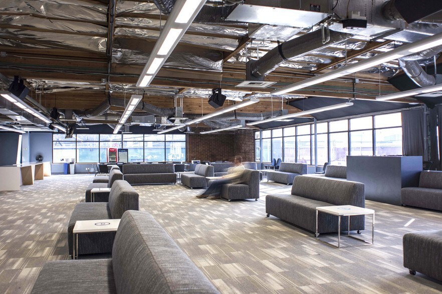 More Photos Of 4634-4636 E Marginal Way S, Seattle Unknown For Lease