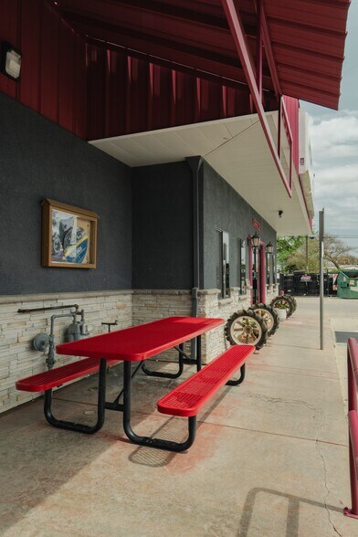 More Photos Of 6886 Santa Fe Dr, Winton Auto Repair For Sale