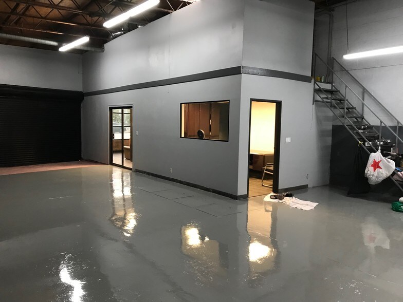 More Photos Of 1652 S La Cienega Blvd, Los Angeles Auto Repair For Sale