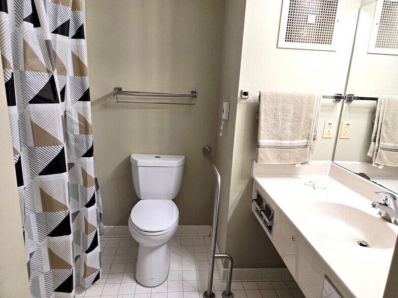 More Photos Of 203 Interstate Dr, Covington Healthcare For Sale