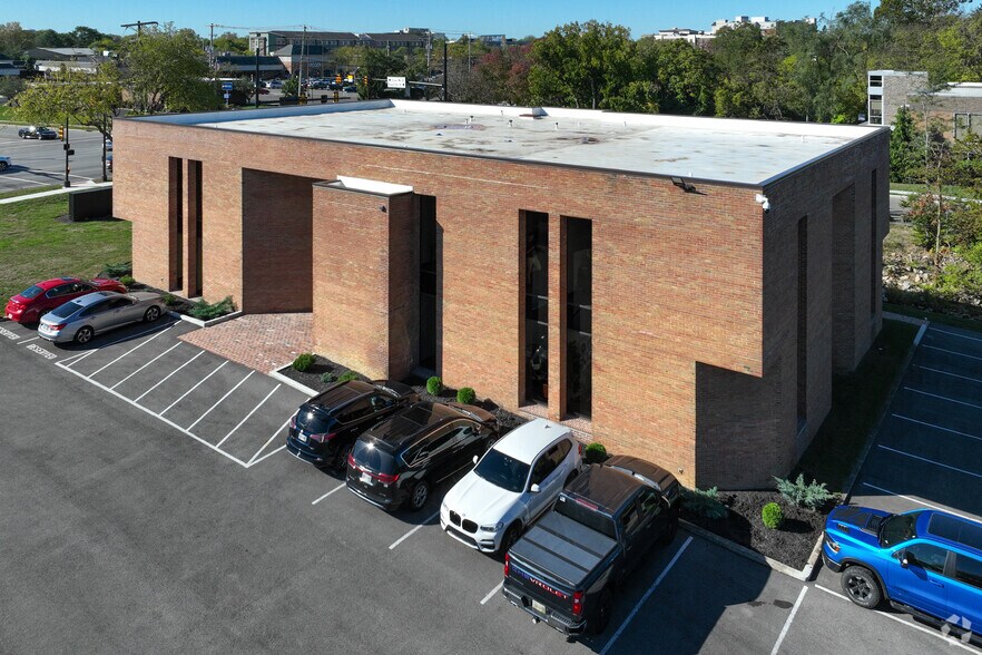 More Photos Of 220 W Bridge St, Dublin Office For Lease