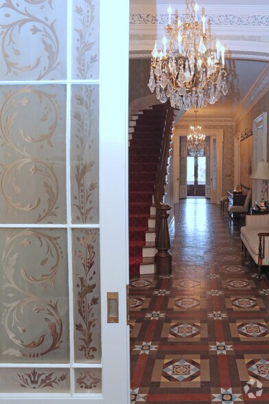 More Photos Of 12 Glenwood Rd, Roslyn Specialty For Sale