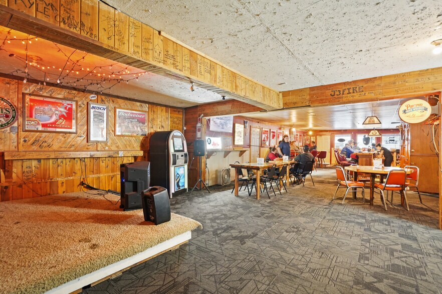 More Photos Of 4976 WA-25 Hwy, Hunters Bar For Sale