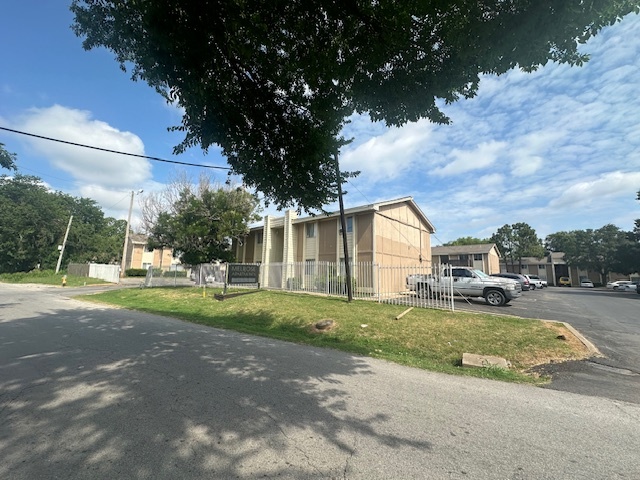 Primary Photo Of 6321 E 9th St, Tulsa Apartments For Sale