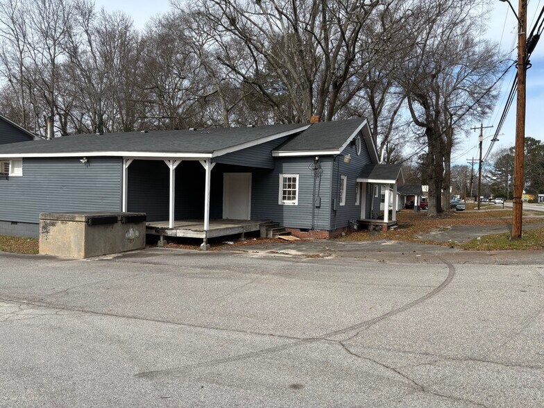 More Photos Of 1304 S Broad St, Monroe Flex For Lease