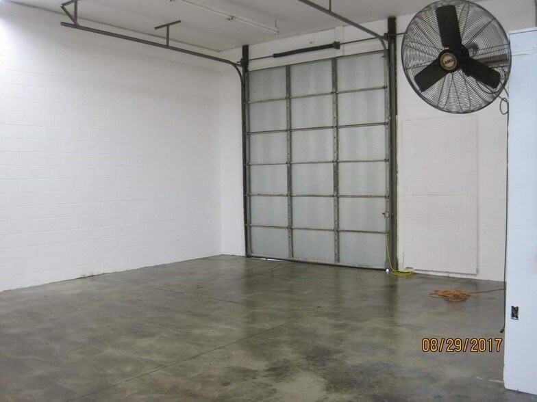 More Photos Of 4465 Limaburg Rd, Hebron Warehouse For Lease
