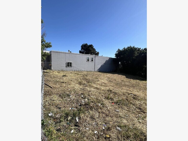 More Photos Of 9809-9811 Macarthur Blvd, Oakland Land For Sale