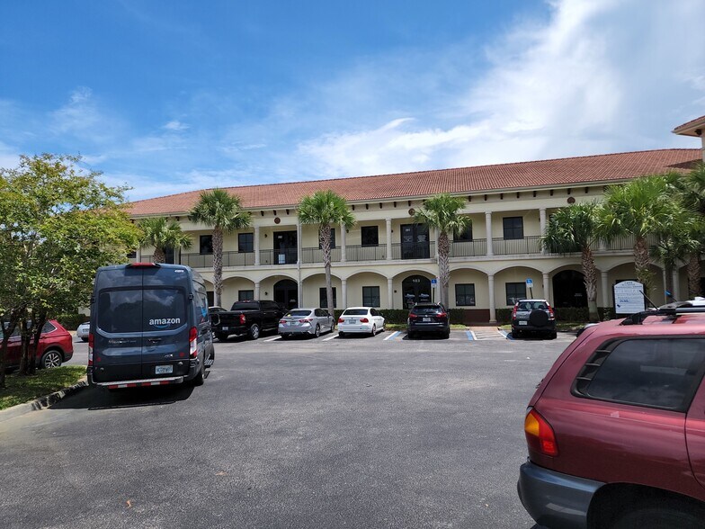 More Photos Of 1400 SE Goldtree Dr, Port Saint Lucie Medical For Sale