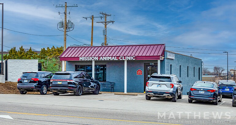 Primary Photo Of 5915 Broadmoor St, Mission Office For Sale
