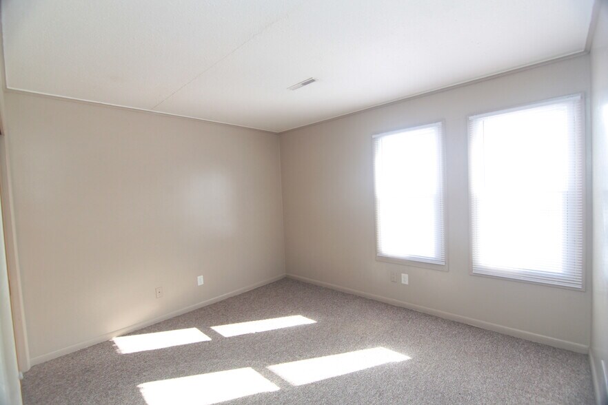 More Photos Of 1524 38th St, Rock Island Office Residential For Sale