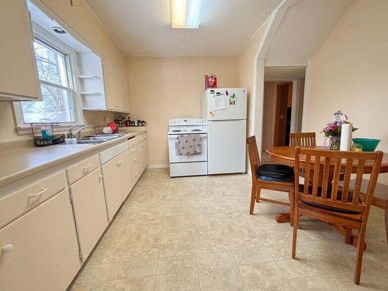 More Photos Of 424 W Birch Ave, Fergus Falls Multifamily For Sale